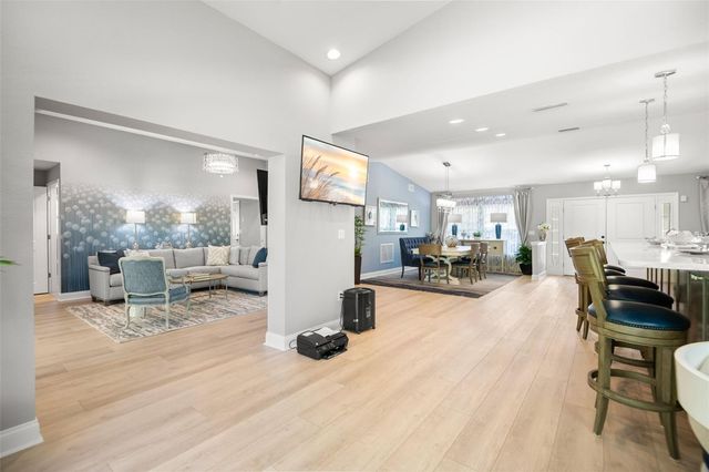 8 AMBLESIDE DRIVE, Belleair, FL 33756