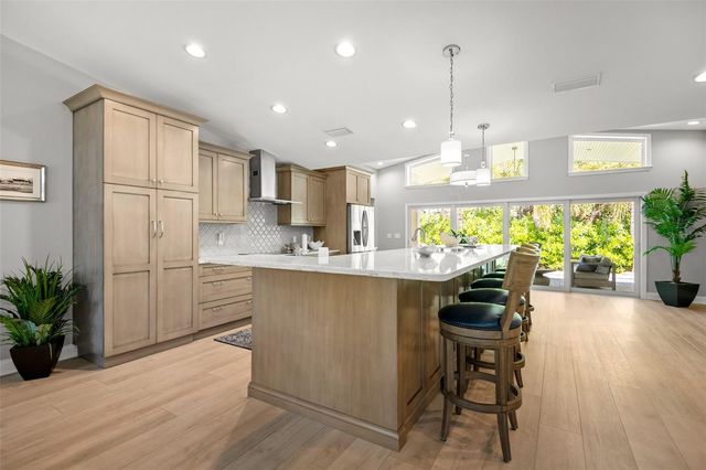 8 AMBLESIDE DRIVE, Belleair, FL 33756