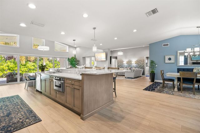 8 AMBLESIDE DRIVE, Belleair, FL 33756