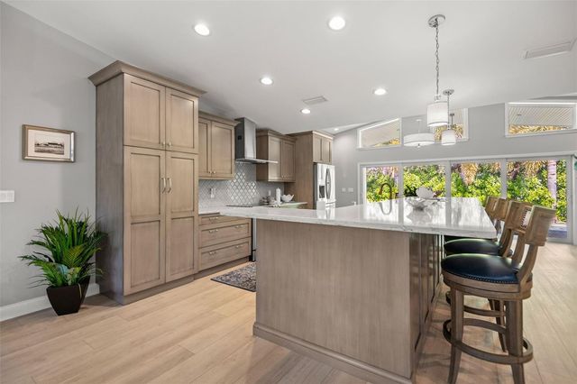 8 AMBLESIDE DRIVE, Belleair, FL 33756