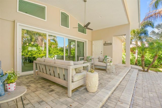 8 AMBLESIDE DRIVE, Belleair, FL 33756