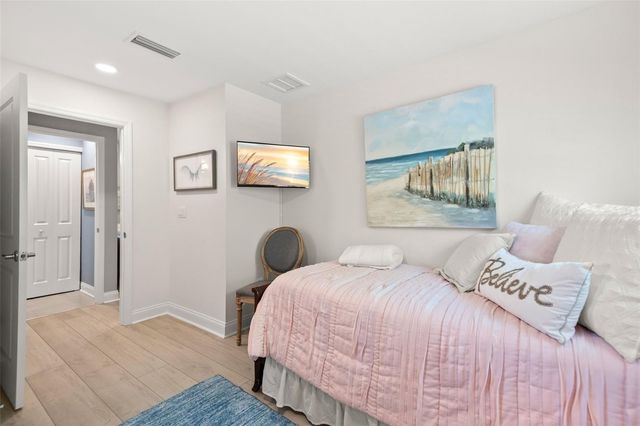 8 AMBLESIDE DRIVE, Belleair, FL 33756