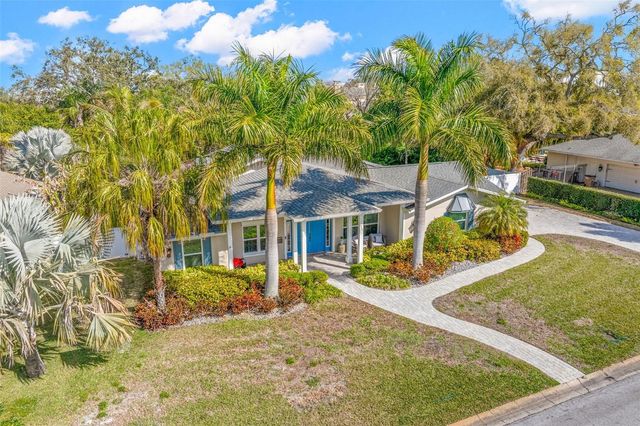 8 AMBLESIDE DRIVE, Belleair, FL 33756