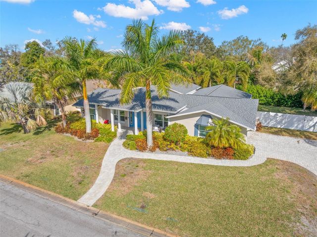 8 AMBLESIDE DRIVE, Belleair, FL 33756