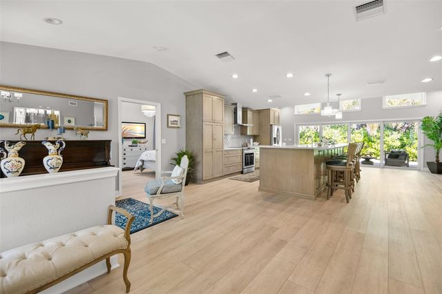 8 AMBLESIDE DRIVE, Belleair, FL 33756