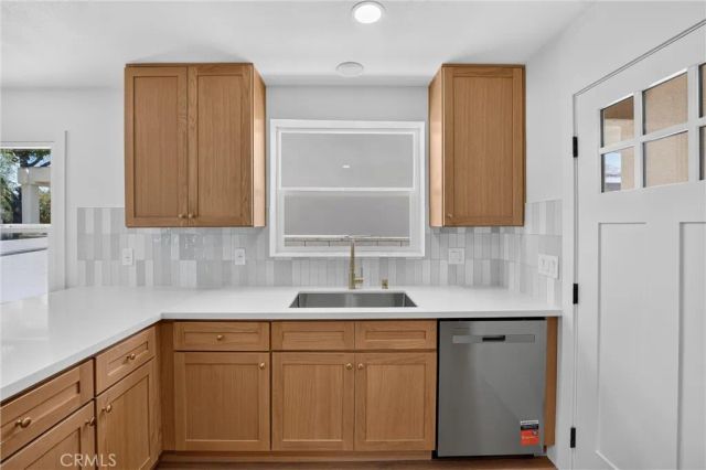 2741 Gale Avenue, Long Beach, CA 90810