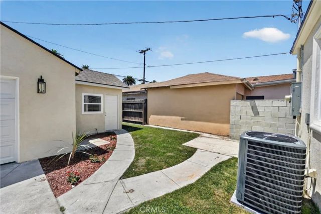 2741 Gale Avenue, Long Beach, CA 90810