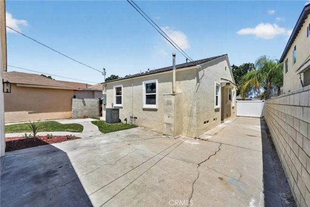 2741 Gale Avenue, Long Beach, CA 90810