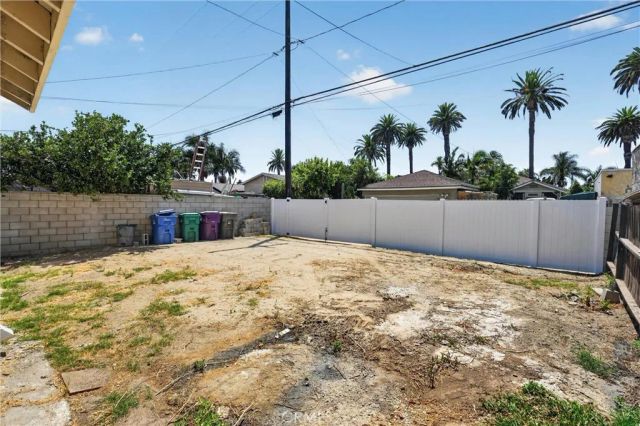 2741 Gale Avenue, Long Beach, CA 90810