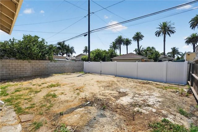 2741 Gale Avenue, Long Beach, CA 90810