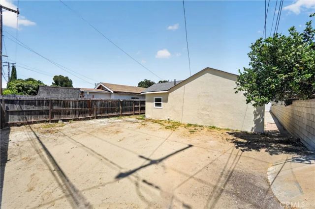 2741 Gale Avenue, Long Beach, CA 90810