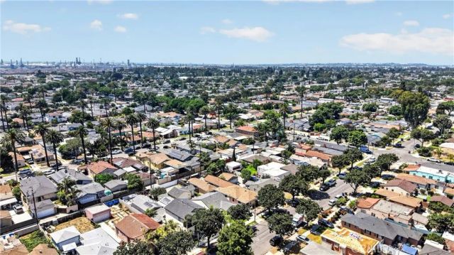 2741 Gale Avenue, Long Beach, CA 90810