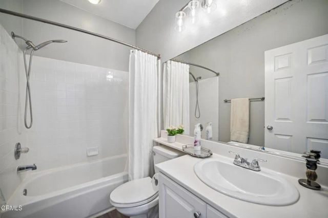 231 Calle Orovista, Camarillo, CA 93012