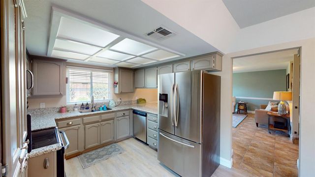 3724 Eddy Avenue, Clovis, CA 93612