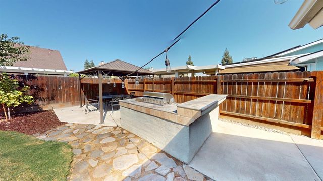 3724 Eddy Avenue, Clovis, CA 93612
