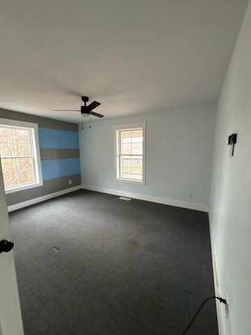 422 Parker Rd, Portland, TN 37148