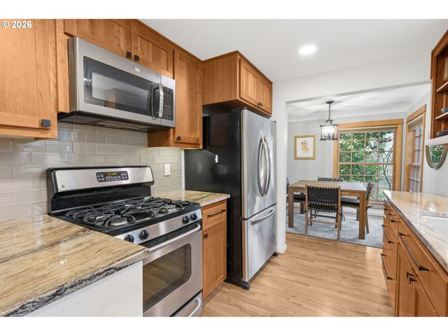 1841 FAIRMOUNT Blvd, Eugene, OR 97403