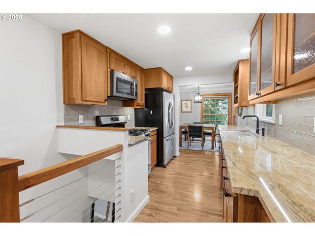 1841 FAIRMOUNT Blvd, Eugene, OR 97403