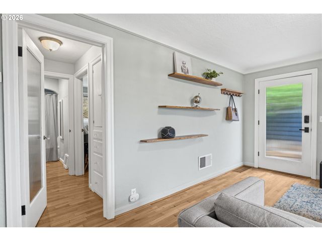 1841 FAIRMOUNT Blvd, Eugene, OR 97403