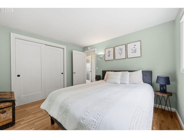 1841 FAIRMOUNT Blvd, Eugene, OR 97403