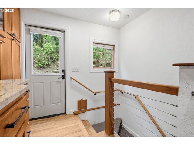 1841 FAIRMOUNT Blvd, Eugene, OR 97403