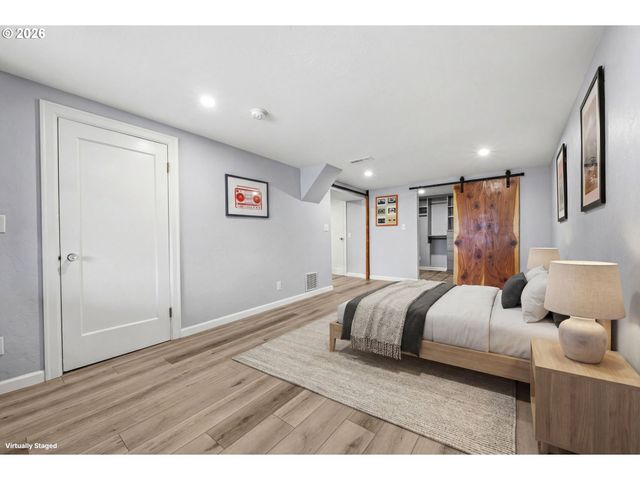 1841 FAIRMOUNT Blvd, Eugene, OR 97403