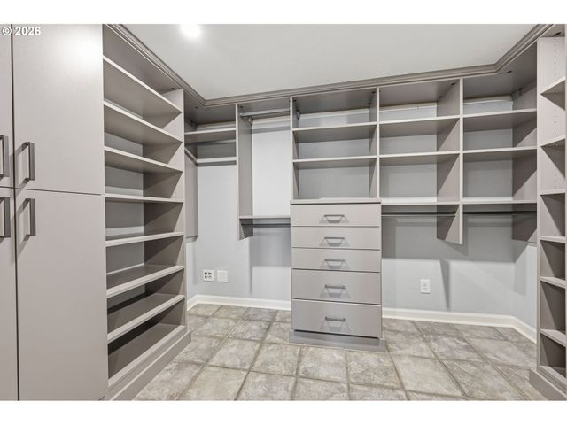 1841 FAIRMOUNT Blvd, Eugene, OR 97403