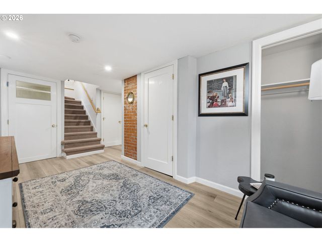 1841 FAIRMOUNT Blvd, Eugene, OR 97403