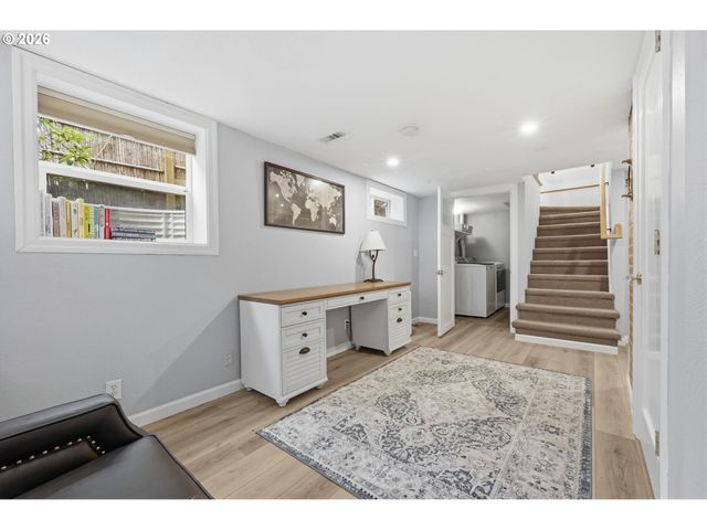 1841 FAIRMOUNT Blvd, Eugene, OR 97403