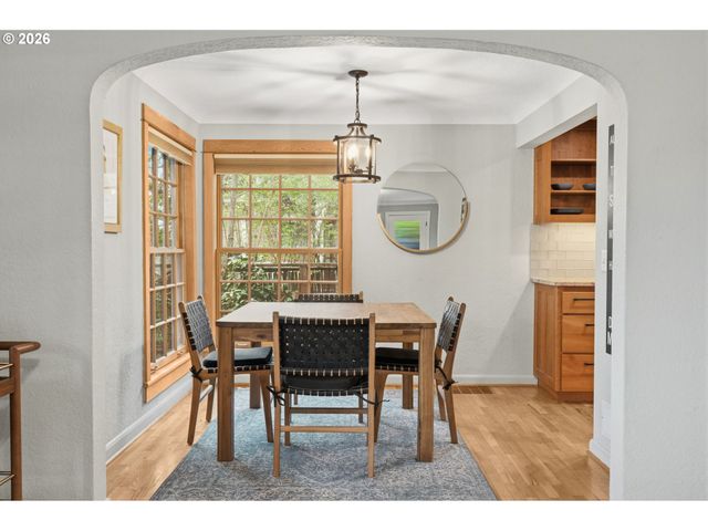 1841 FAIRMOUNT Blvd, Eugene, OR 97403