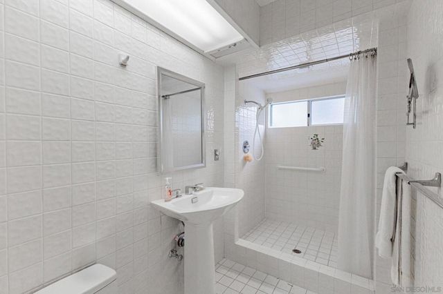 2841 Nipoma St, San Diego, CA 92106