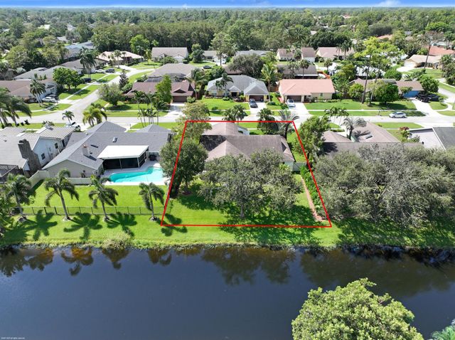 13781 Barberry Drive, Wellington, FL 33414