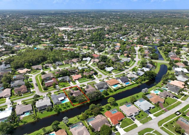 13781 Barberry Drive, Wellington, FL 33414