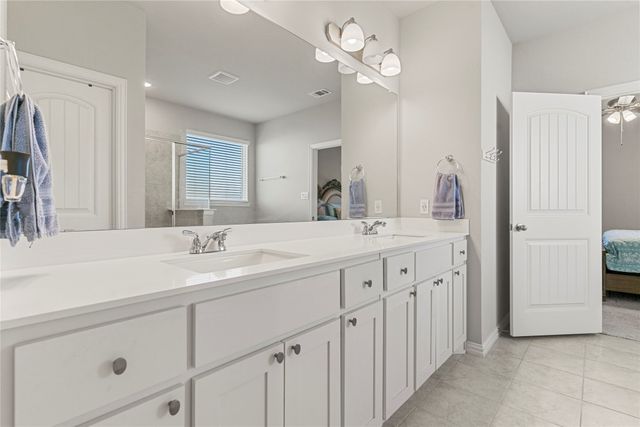 832 Feather Edge Drive, Springtown, TX 76082