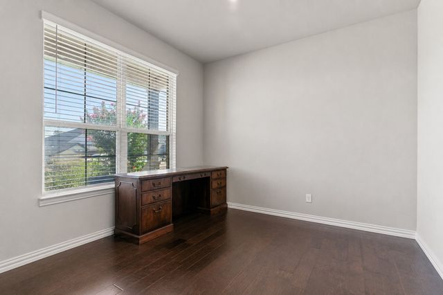 832 Feather Edge Drive, Springtown, TX 76082