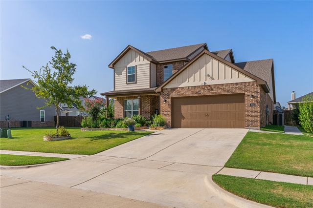 832 Feather Edge Drive, Springtown, TX 76082