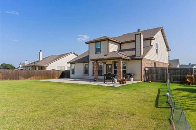 832 Feather Edge Drive, Springtown, TX 76082