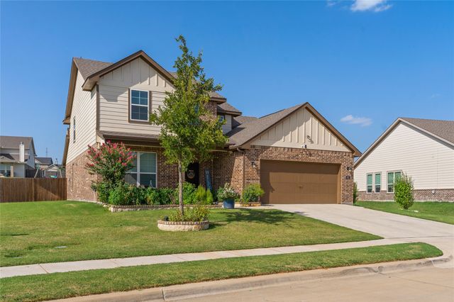 832 Feather Edge Drive, Springtown, TX 76082