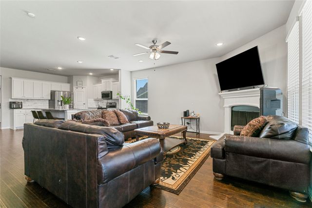 832 Feather Edge Drive, Springtown, TX 76082