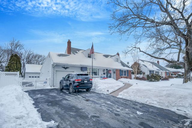 47 Grover Lane, East Northport, NY 11731