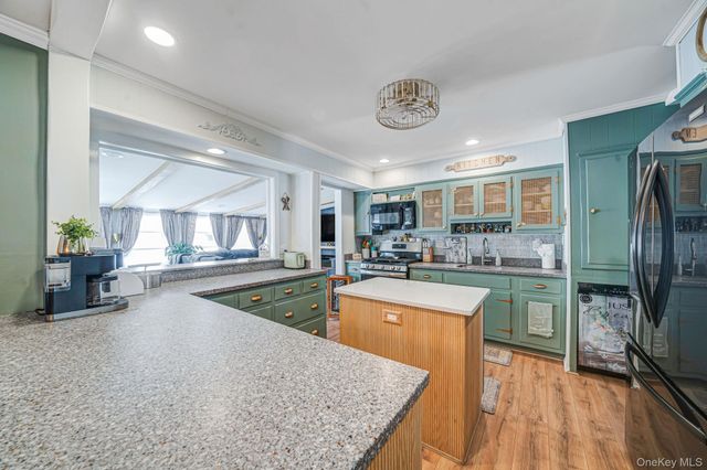 47 Grover Lane, East Northport, NY 11731