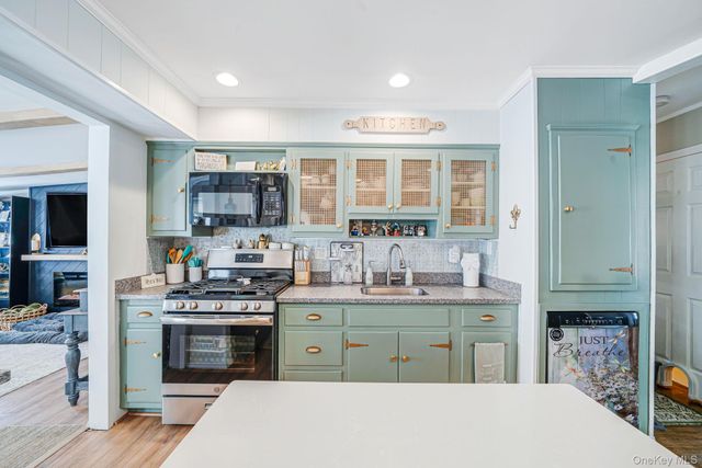 47 Grover Lane, East Northport, NY 11731