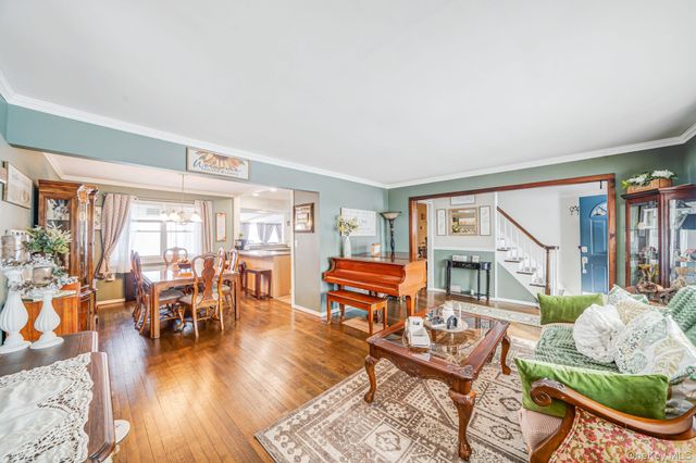 47 Grover Lane, East Northport, NY 11731