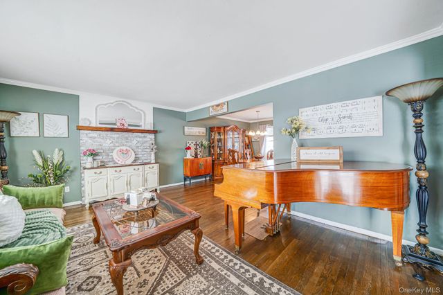 47 Grover Lane, East Northport, NY 11731