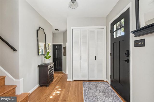 8428 STABLE DR, Alexandria, VA 22308