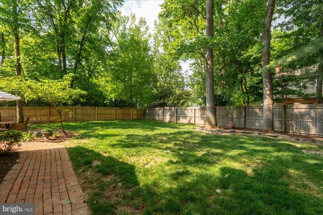 8428 STABLE DR, Alexandria, VA 22308
