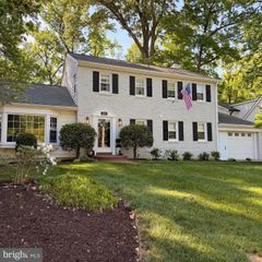 8428 STABLE DR, Alexandria, VA 22308