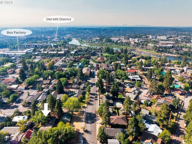 828 Nw FLORIDA Ave, Bend, OR 97703