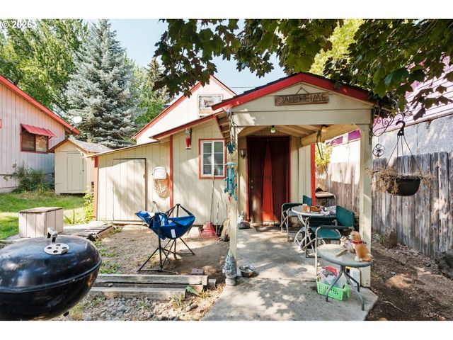 828 Nw FLORIDA Ave, Bend, OR 97703