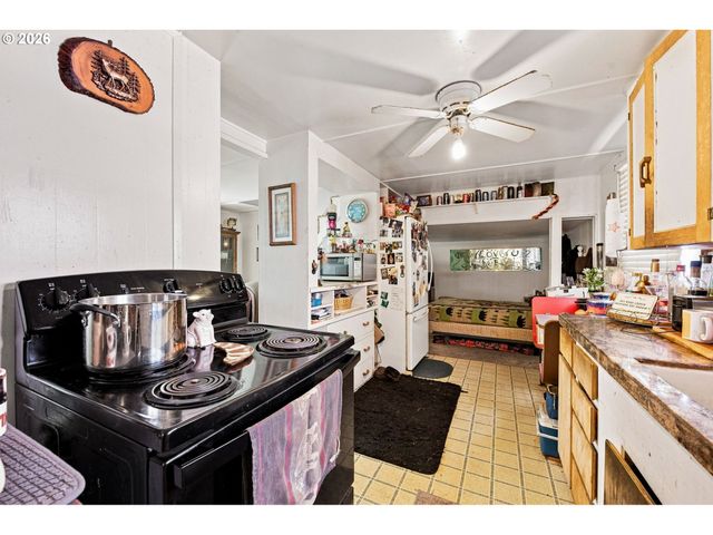 828 Nw FLORIDA Ave, Bend, OR 97703